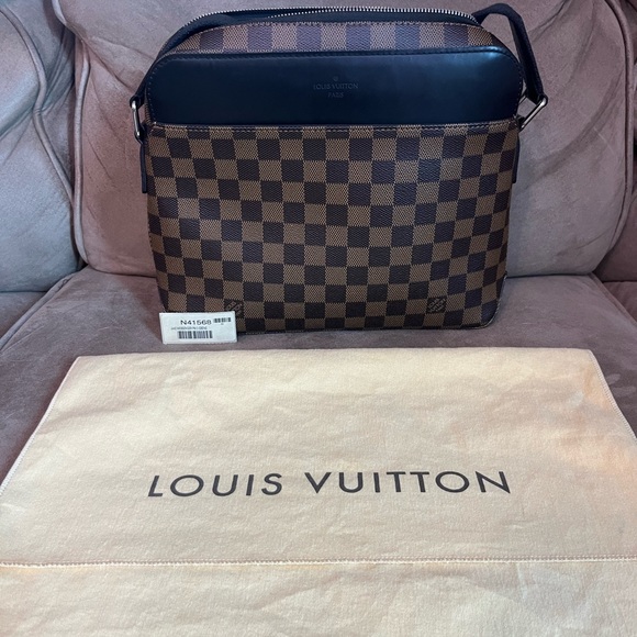 Louis Vuitton Jake Messenger PM - Picture 1 of 7